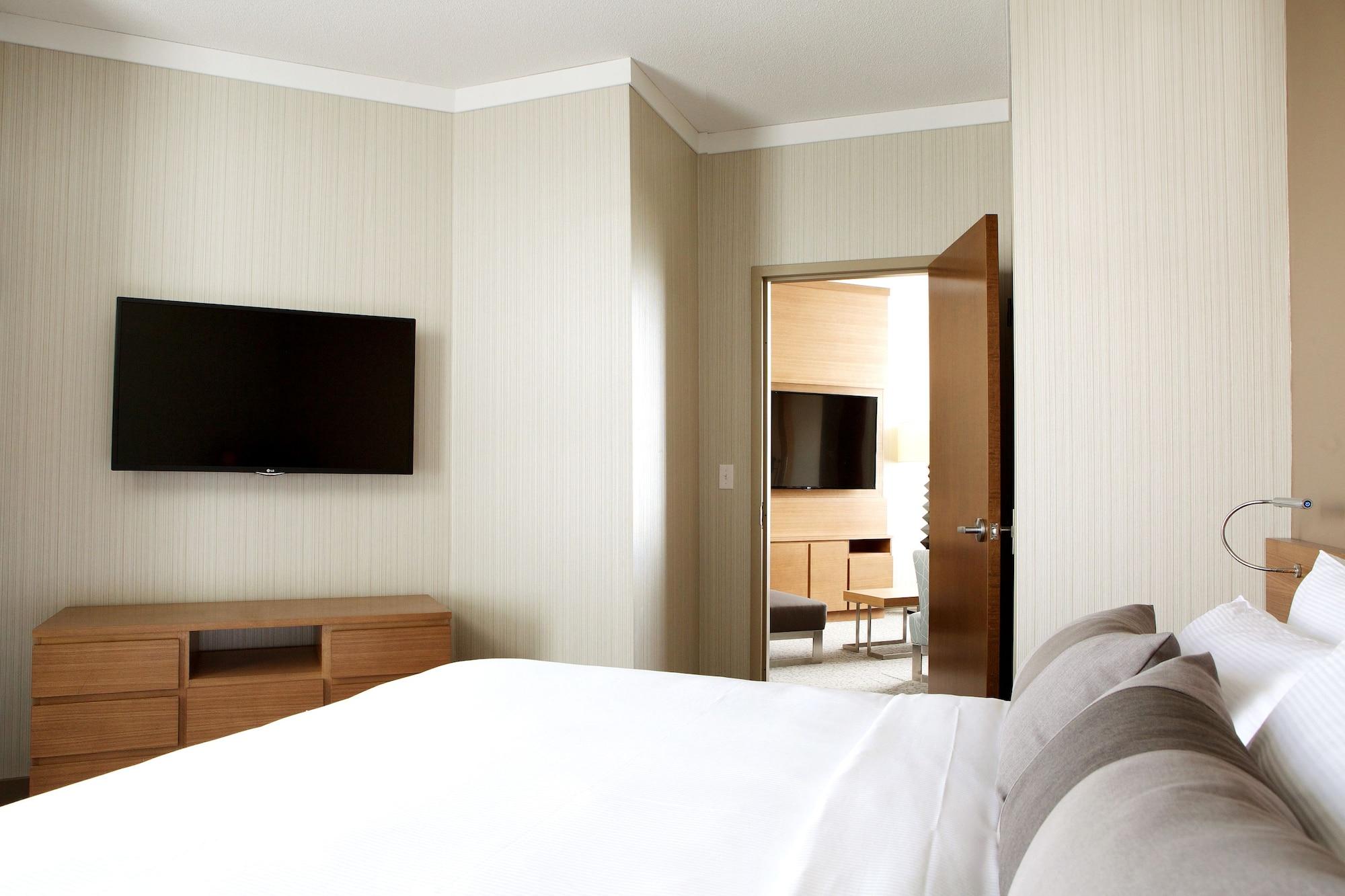 Grey Eagle Resort YYC Exterior photo