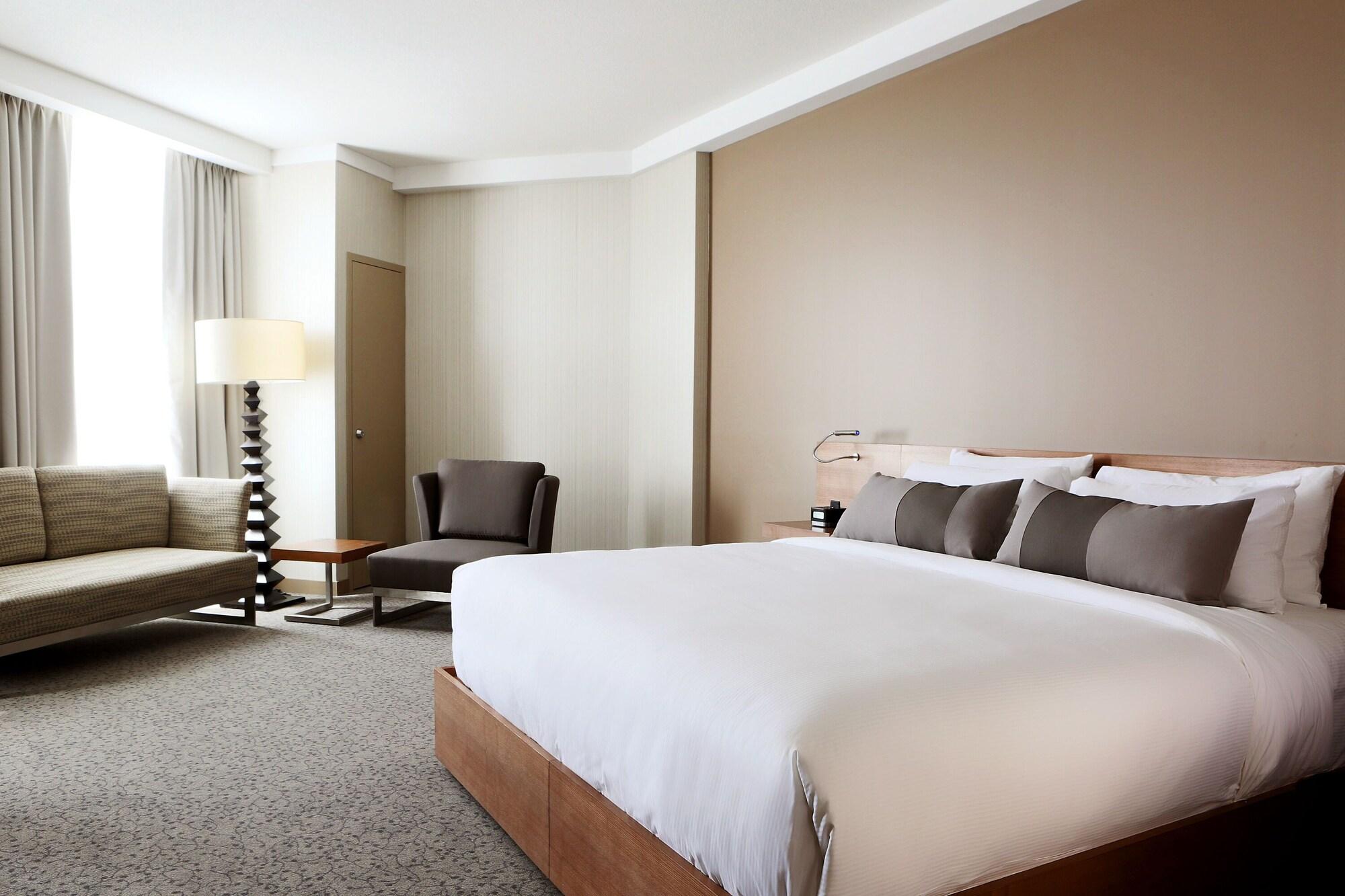 Grey Eagle Resort YYC Exterior photo