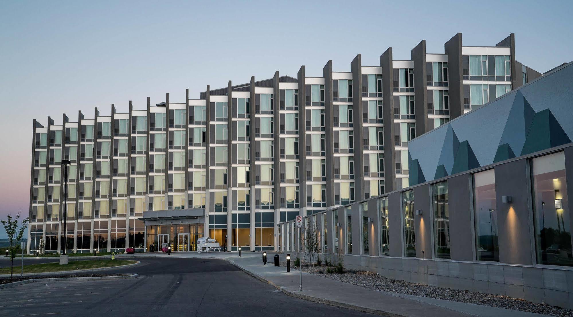 Grey Eagle Resort Calgary Exterior photo