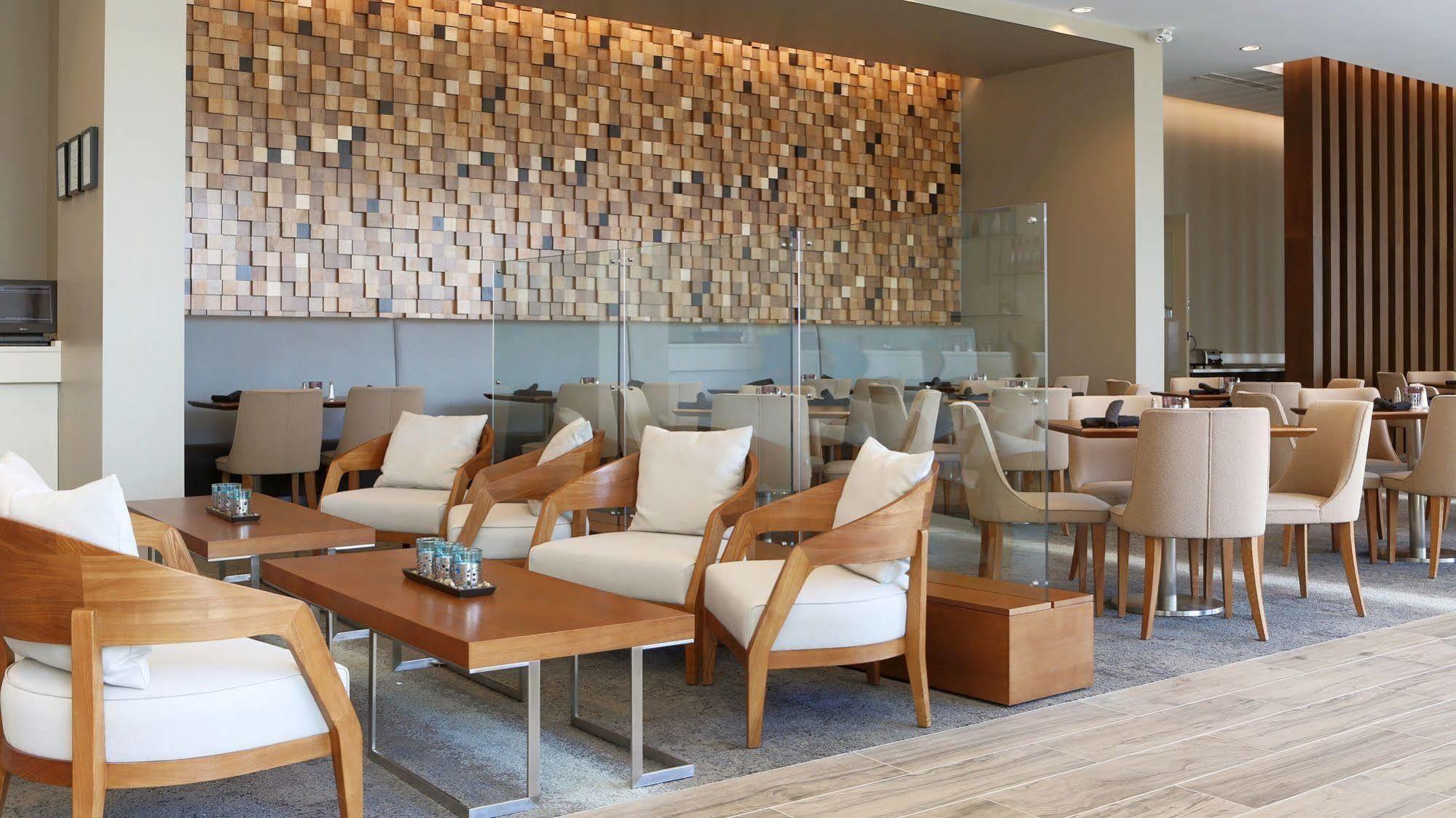 Grey Eagle Resort YYC Exterior photo
